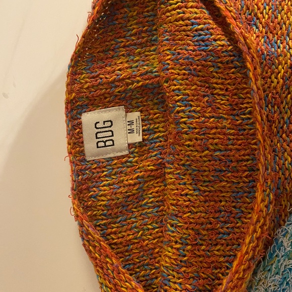 BDG 3 toned cropped sweater / perfect for fall - Picture 2 of 2